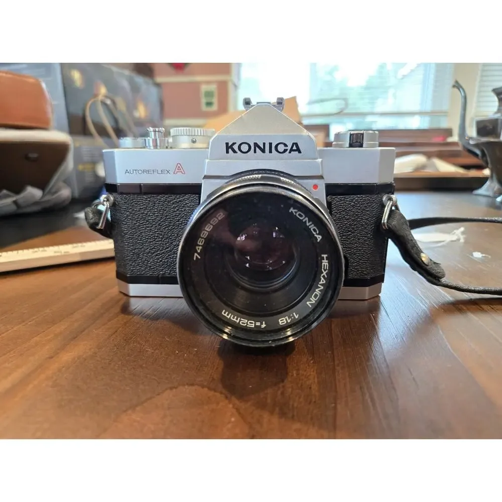 Vtg KONICA Autoreflex A 35mm Camera F=52mm 1:18 Lens & Leather Case & UV Filter